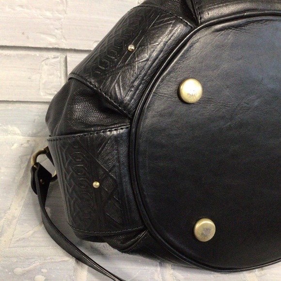 BLACK CROSSBODY LEATHER BUCKET BAG WITH FRINGES - Picture 9 of 15